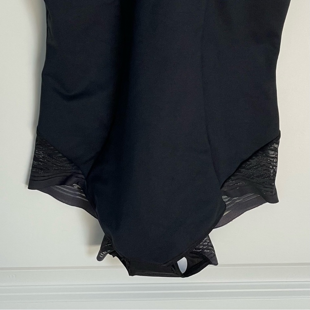 New! Leonisa Shapewear Black Sheer Stripe Detail Sculpting Bodysuit 47427 - Picture 4 of 10